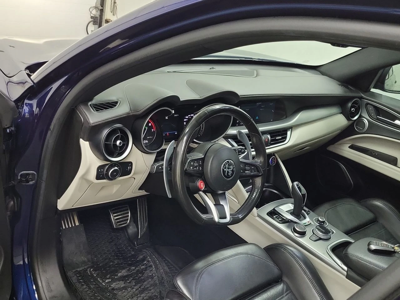 Alfa Romeo Stelvio TI SPORT, снимка 10 - Автомобили и джипове - 55723013