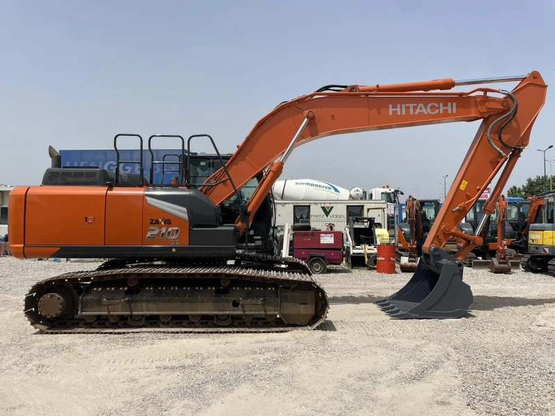 Багер Hitachi ZX 210 LC-7, снимка 2 - Индустриална техника - 46142194