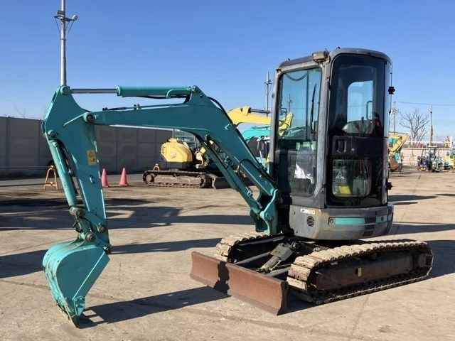 Багер Kobelco SK27SR-3
