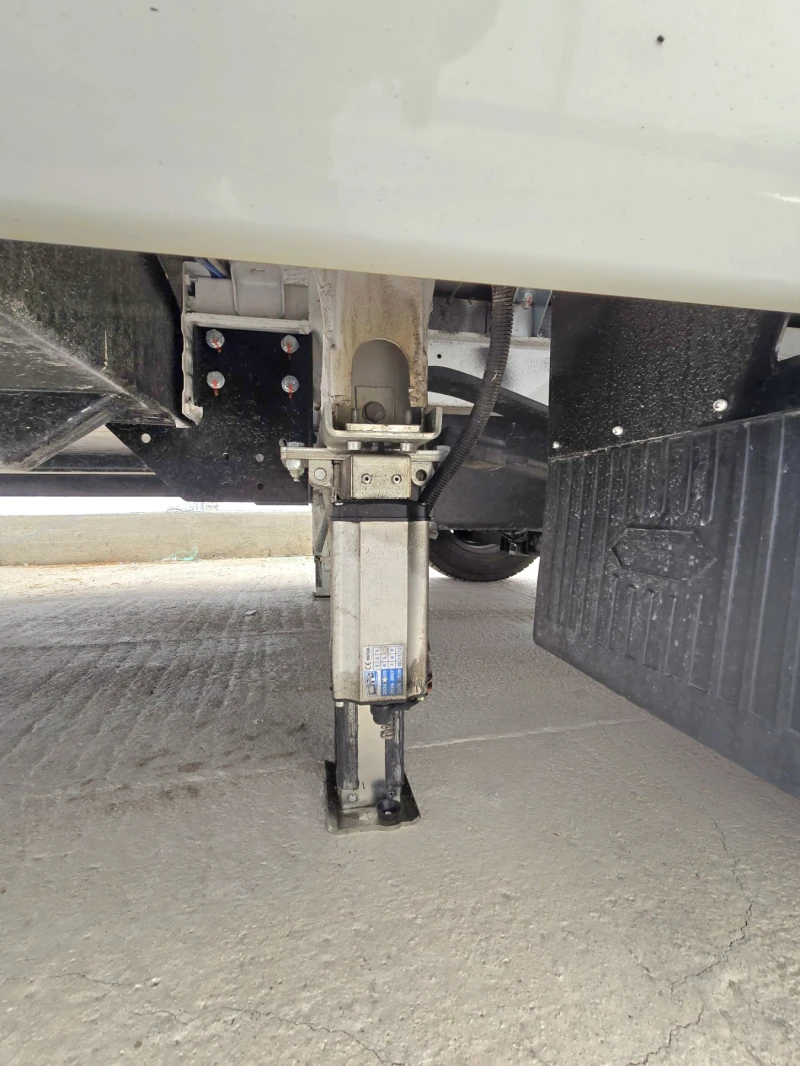 Кемпер HYMER / ERIBA S 685, KЛИМАТИК DOMETIC, Солар, 3.5т., снимка 15 - Каравани и кемпери - 52293575