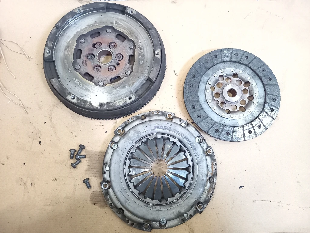     5008, 3008 1.6 () | Mobile.bg   1