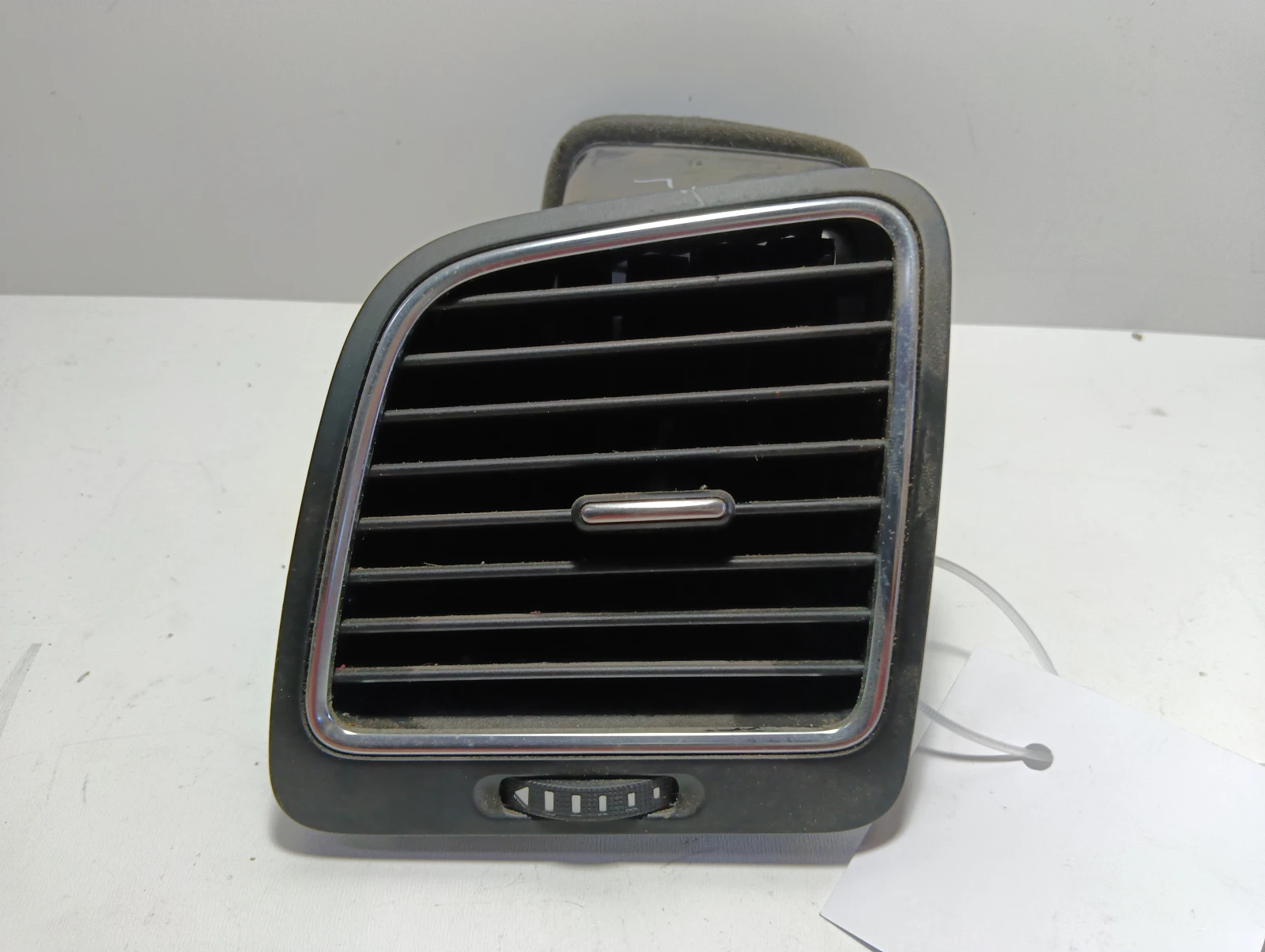 духалка лява 7N0819703D VW Sharan