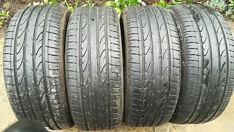 Гуми Летни 235/50R18, снимка 1 - Гуми и джанти - 25085402