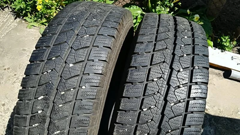 Гуми Зимни 215/75R16, снимка 2 - Гуми и джанти - 25562879