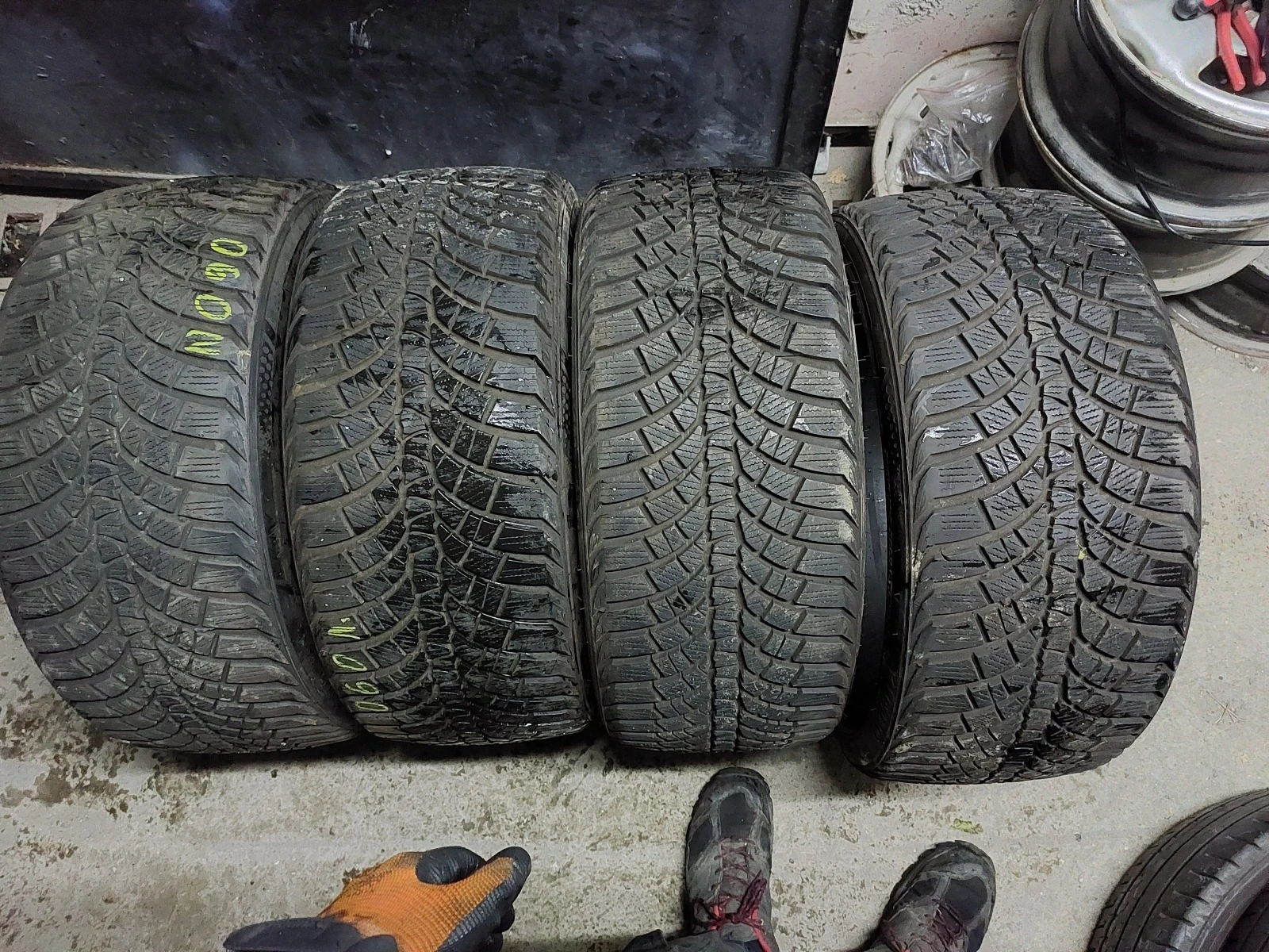���� 235/35R19 | Mobile.bg � ����������� 1