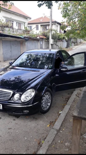 Mercedes-Benz 220 3000-2, 7 W, снимка 1