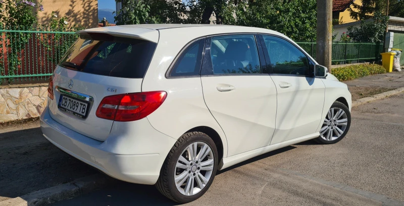 Mercedes-Benz B 180 ПЕРФЕКТНА!!! , снимка 4 - Автомобили и джипове - 47653674