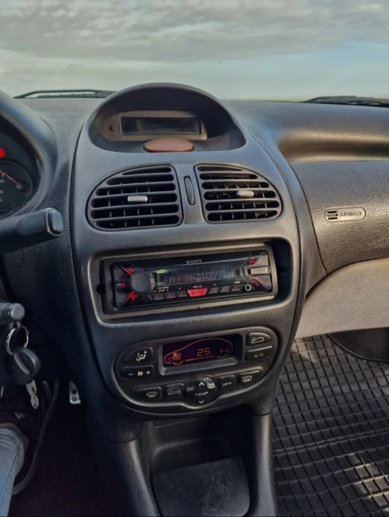 Peugeot 206 2.0CC, снимка 9 - Автомобили и джипове - 47559718