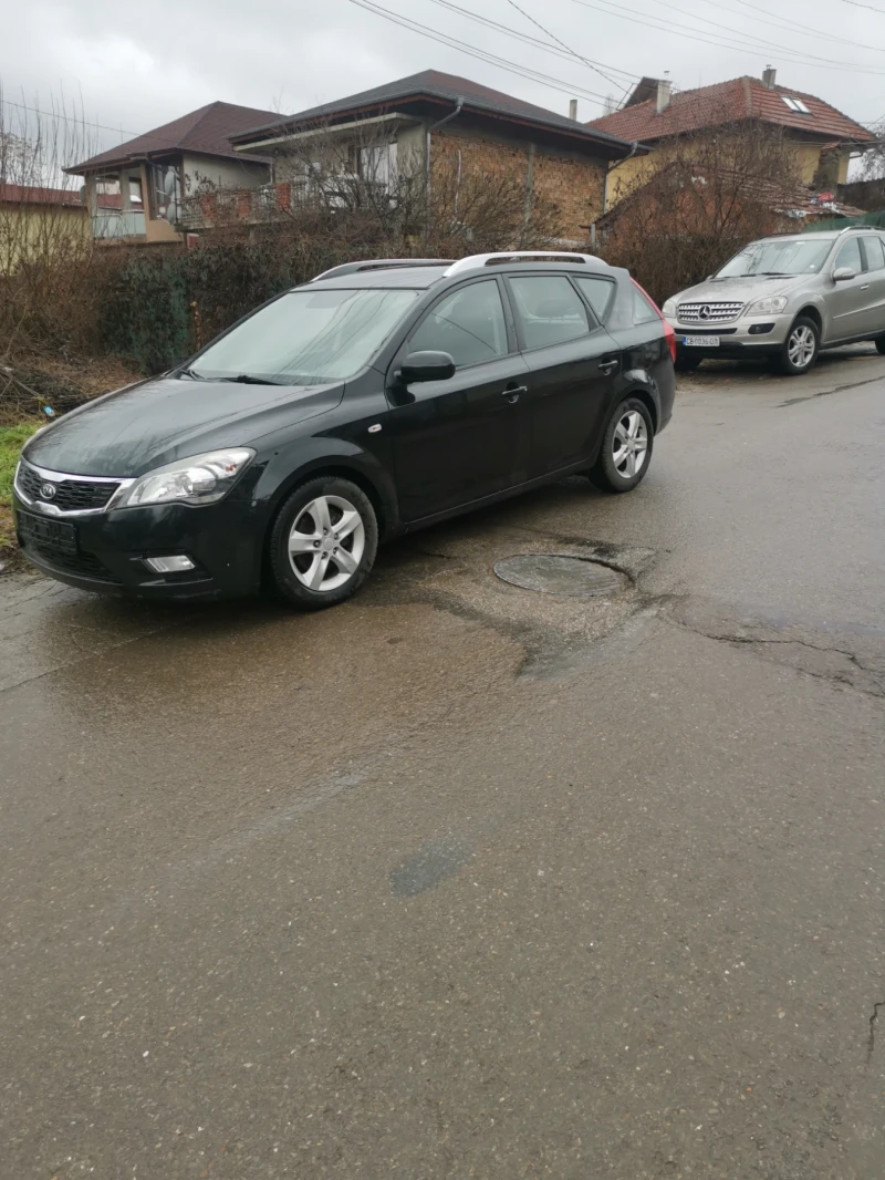 Kia Ceed 1.4  бензин, снимка 3 - Автомобили и джипове - 48352345