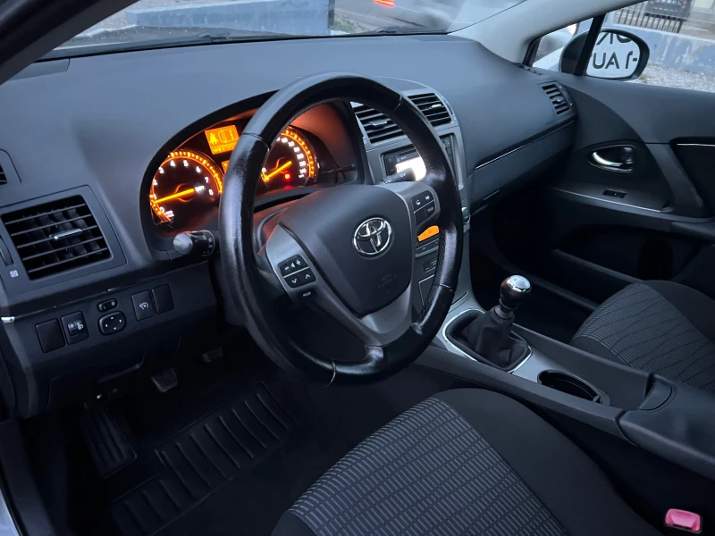 Toyota Avensis 1.8-FULL NAVI, снимка 8 - Автомобили и джипове - 49454306