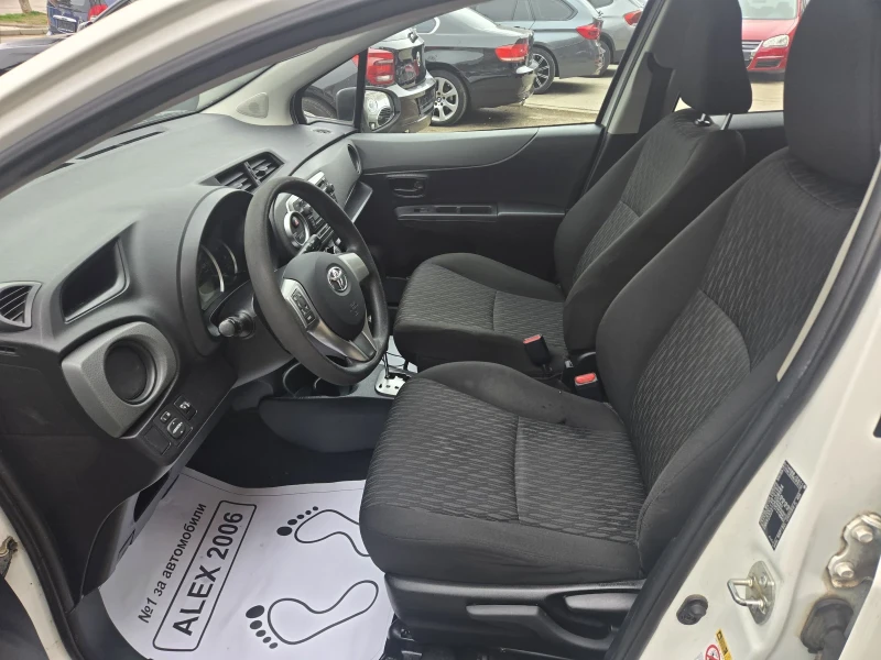 Toyota Yaris  1.5 бензин хибрид, снимка 5 - Автомобили и джипове - 49635802