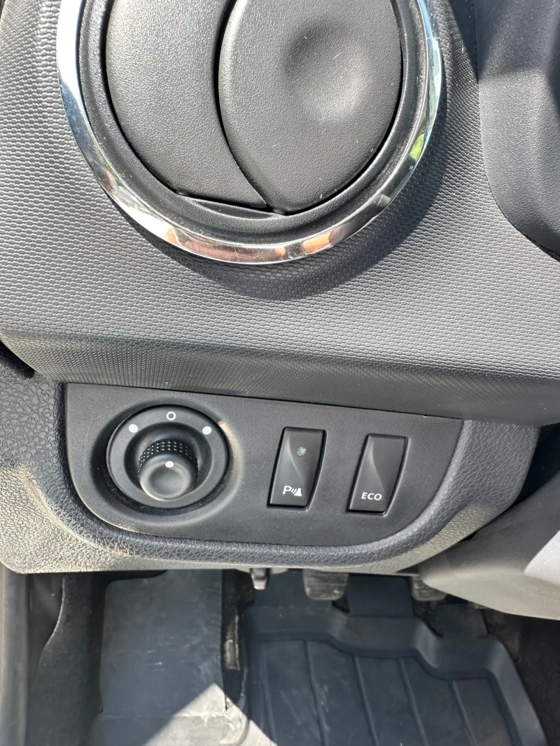 Dacia Sandero Stepway, снимка 9 - Автомобили и джипове - 52596213