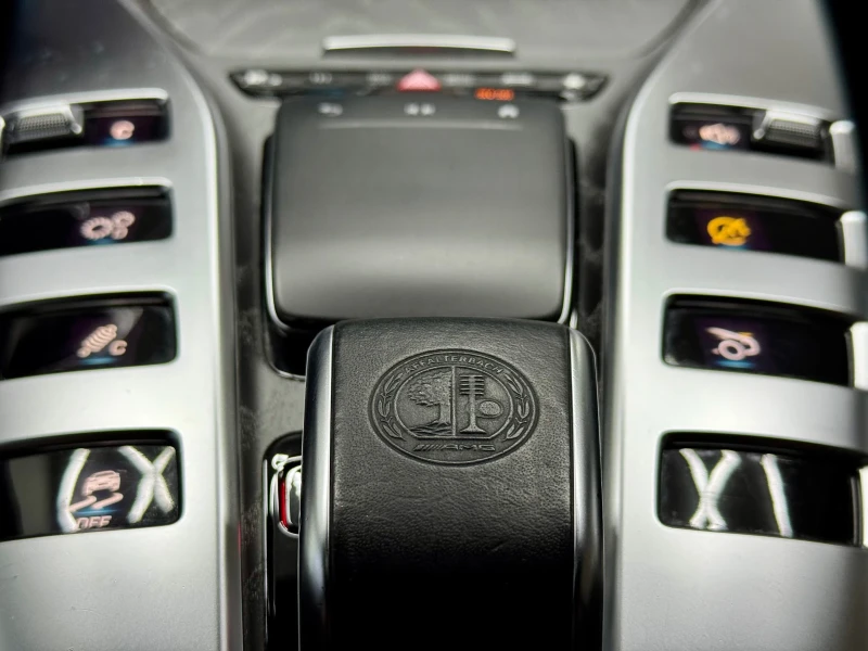 Mercedes-Benz AMG GT 43 4matic+ , снимка 14 - Автомобили и джипове - 52295186