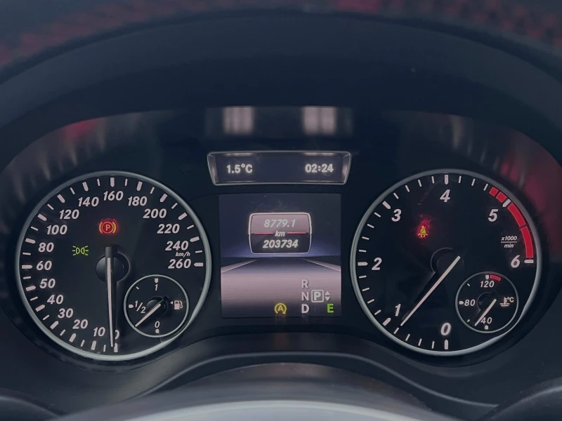 Mercedes-Benz A 180 d AMG ПРОЧЕТИ ОПИСАНИЕТО, снимка 16 - Автомобили и джипове - 53047477