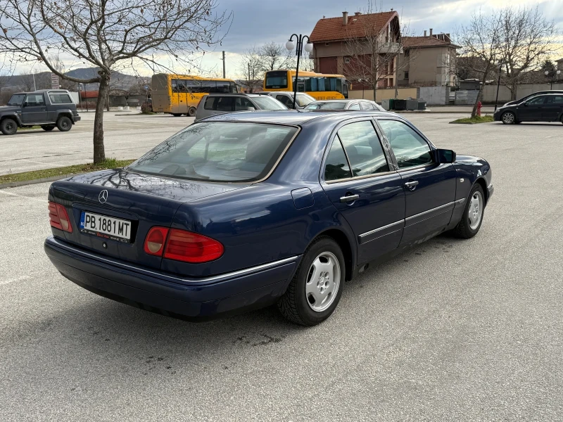 Mercedes-Benz E 200 ГАЗ/БЕНЗИН* КЛИМАТРОНИК, снимка 6 - Автомобили и джипове - 53095846