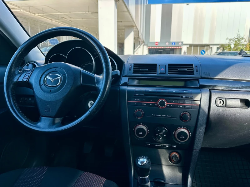 Mazda 3, снимка 10 - Автомобили и джипове - 53141650
