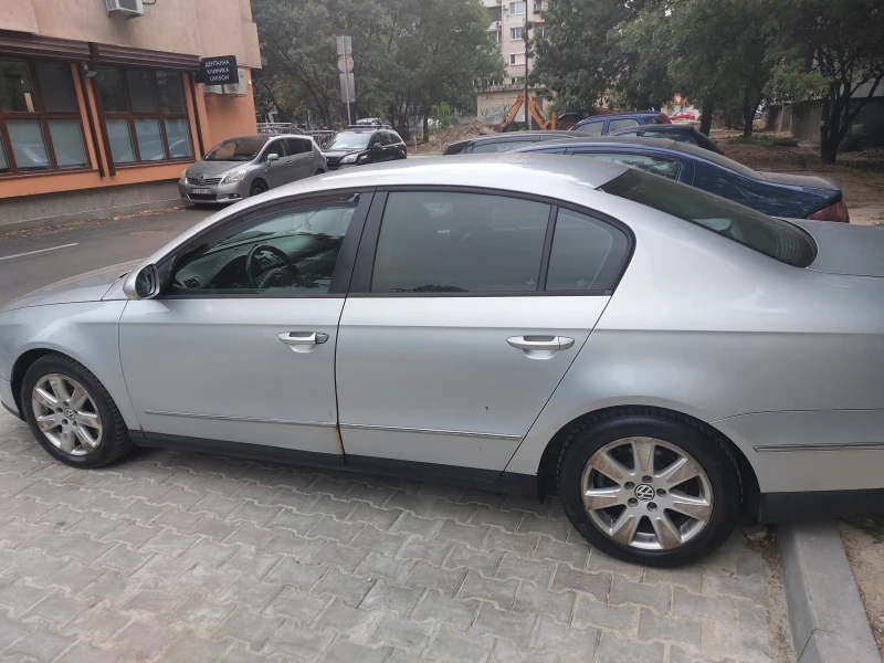 VW Passat 2.0 FSI, снимка 6 - Автомобили и джипове - 53403290