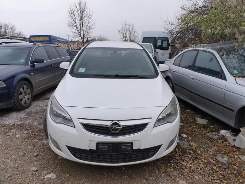 Opel Astra 1.7CDTI - 6 Скорости, снимка 3 - Автомобили и джипове - 47061106