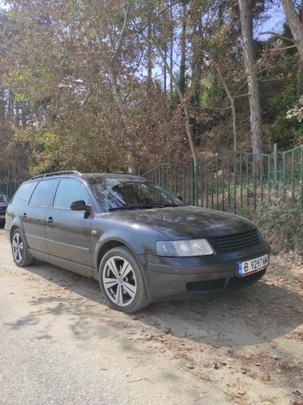 VW Passat, снимка 11 - Автомобили и джипове - 47347129