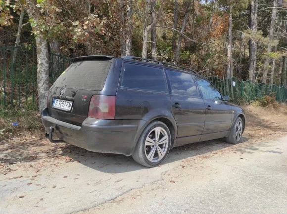 VW Passat, снимка 15 - Автомобили и джипове - 47347129