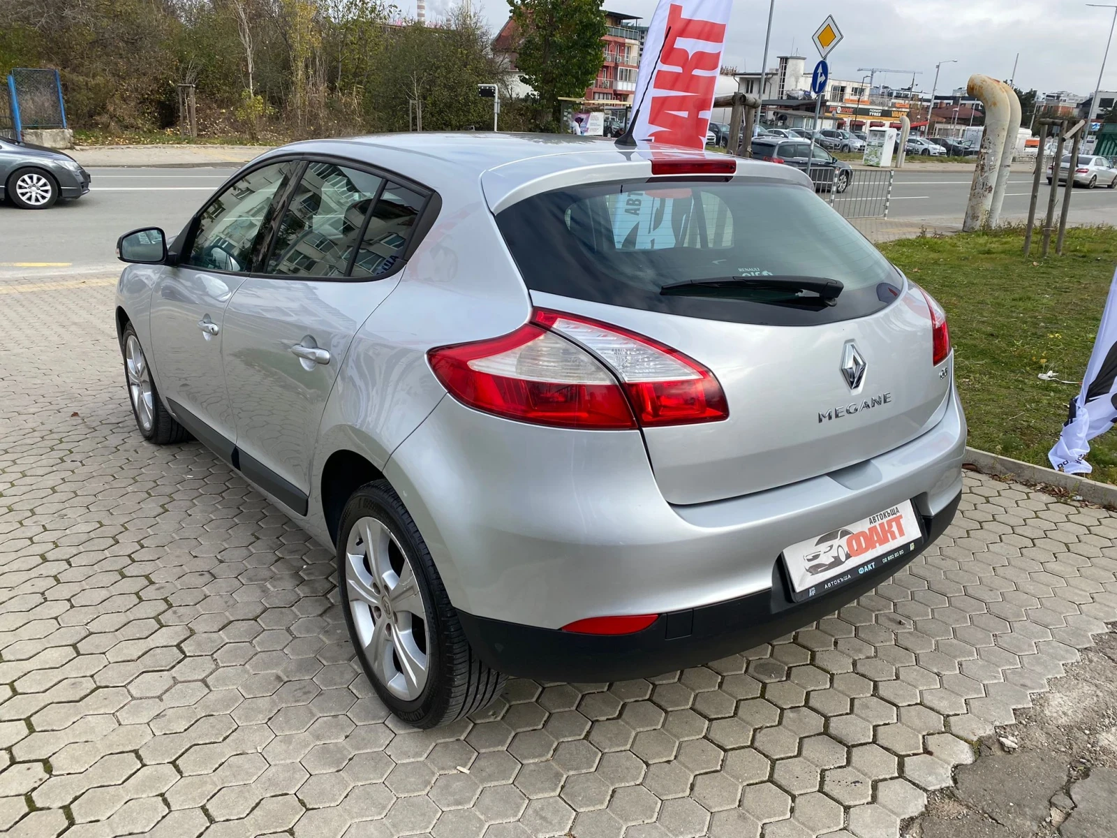 Renault Megane 1.9dCi/РЕАЛНИ КМ ! ! !  - изображение 6