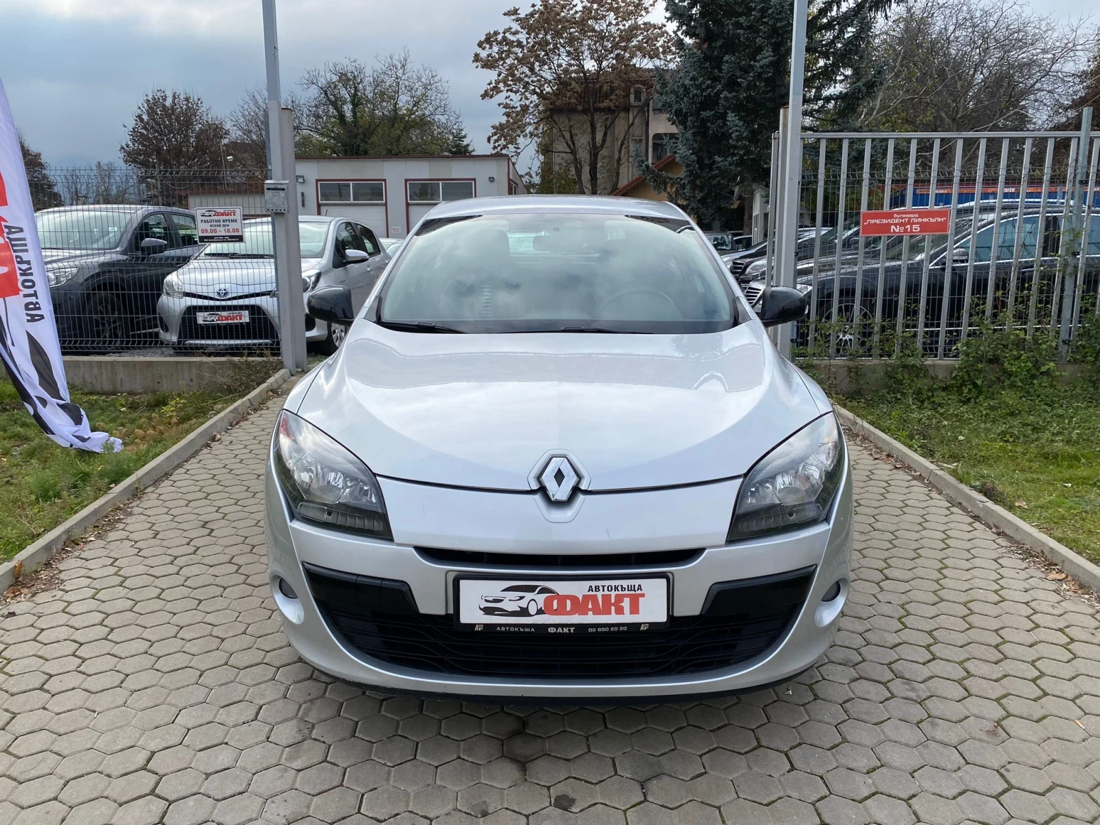 Renault Megane 1.9dCi/РЕАЛНИ КМ ! ! !  - изображение 2