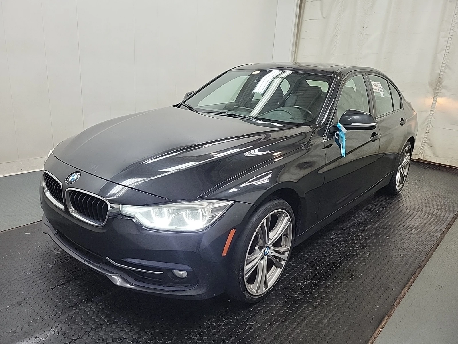 BMW 330 I xDrive* ЦЕНА ДО БЪЛГАРИЯ* (CARFAX) - изображение 3