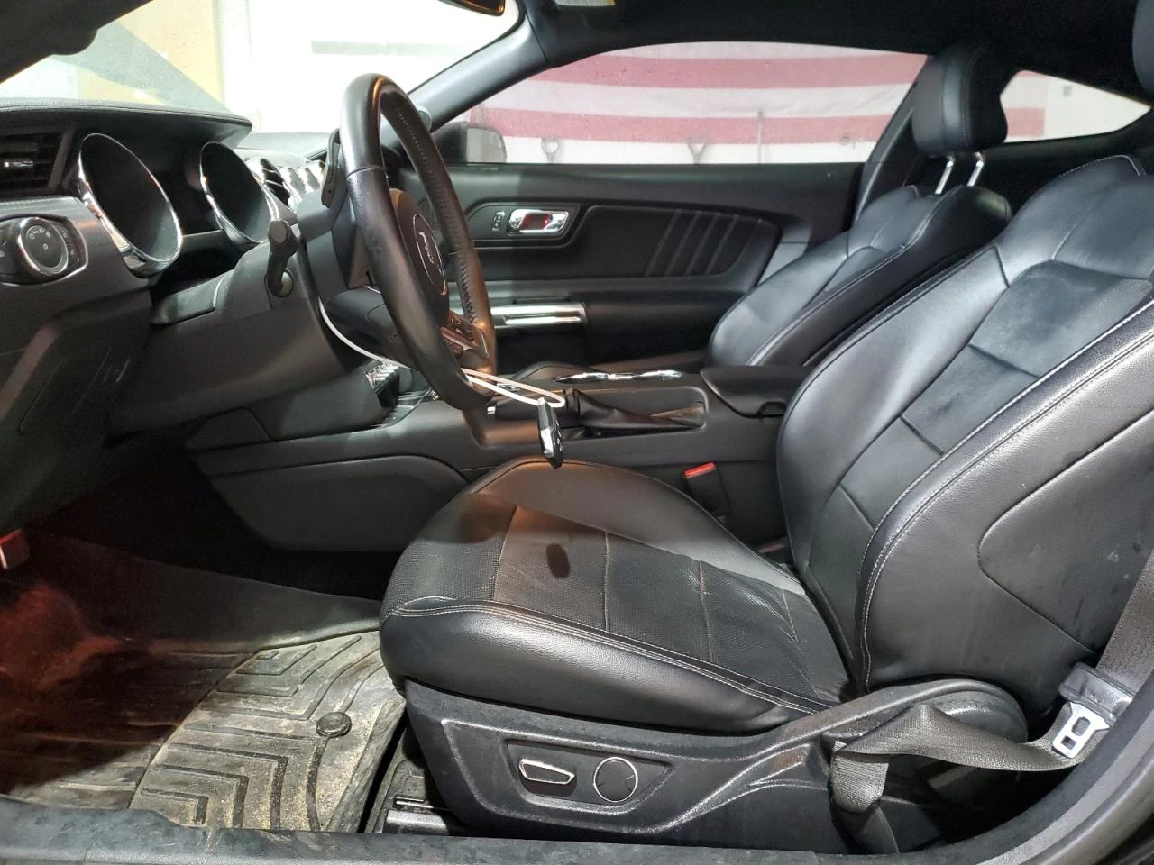 Ford Mustang 2.3 ECOBOOST* ПЕРФЕКТЕН - изображение 8