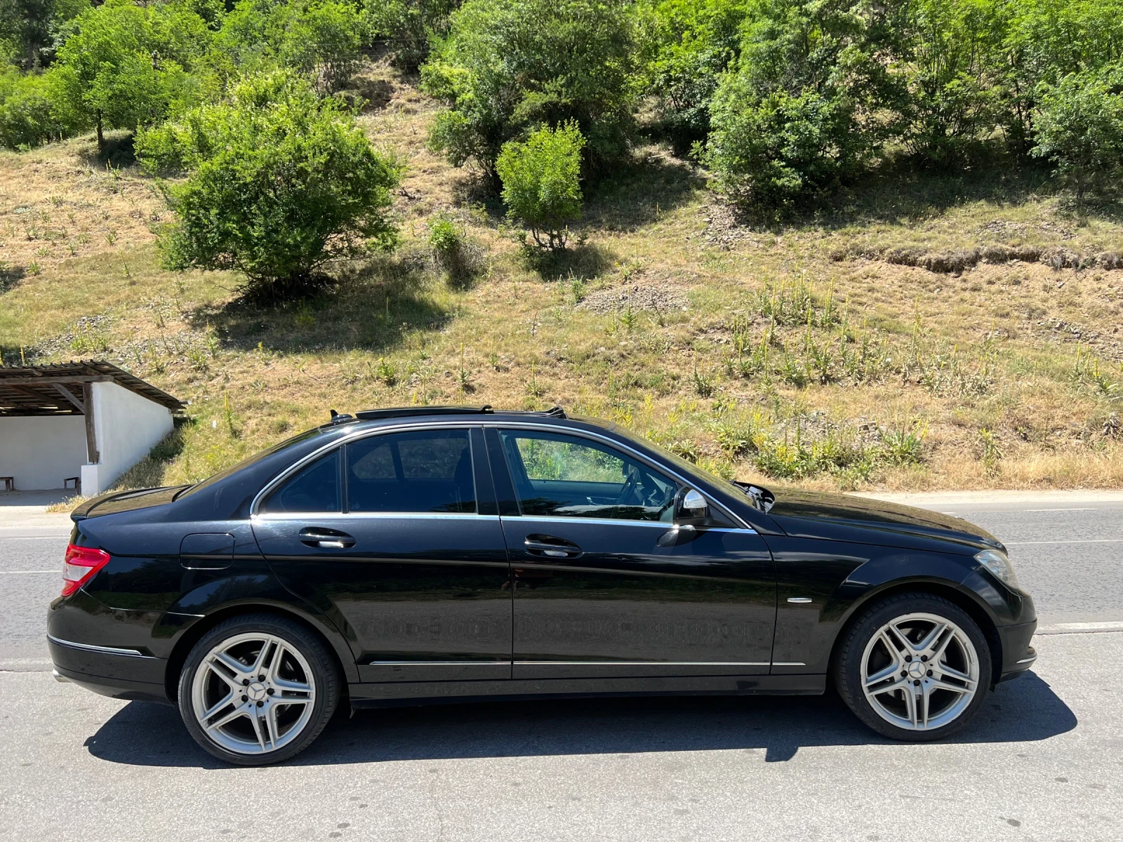 Mercedes-Benz C 320 Кожа* Нави* Панорама* АМГ джанти* Подгрев* Холанди - изображение 4