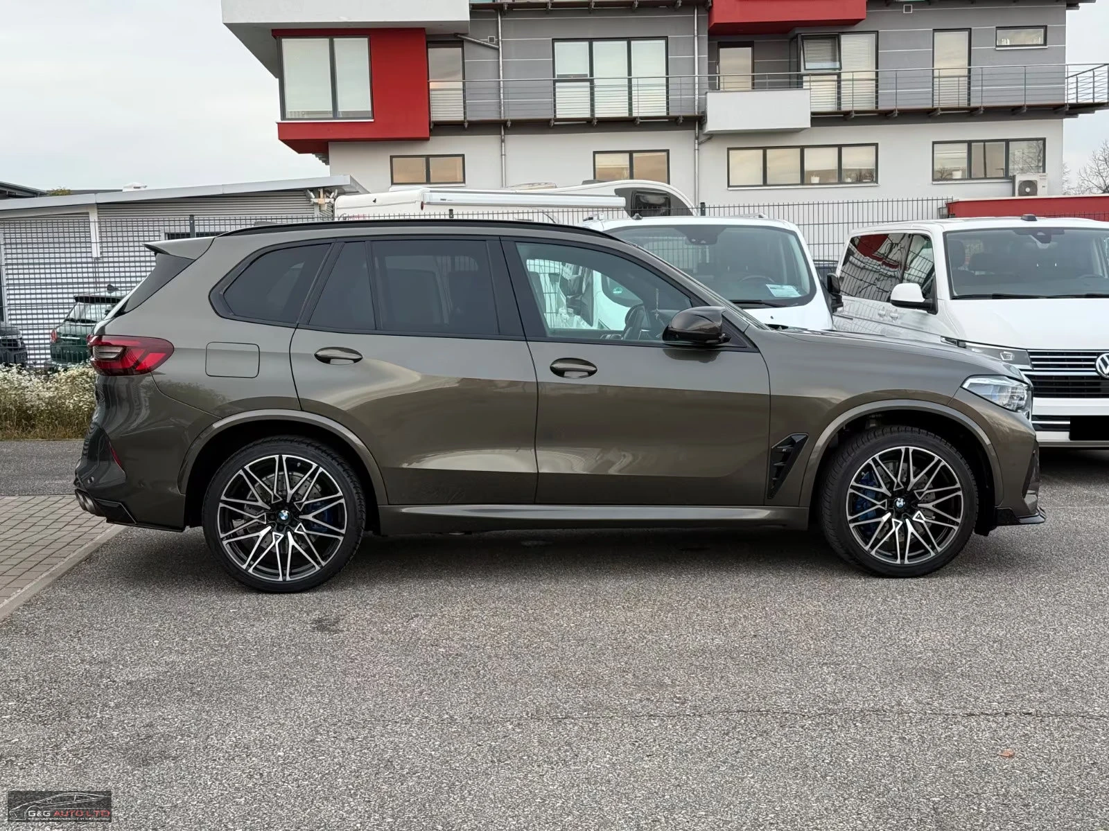 BMW X5M COMPETITION/AKRAPOVIC/CARB/B&W/LASER/PANO/360/960v - изображение 6
