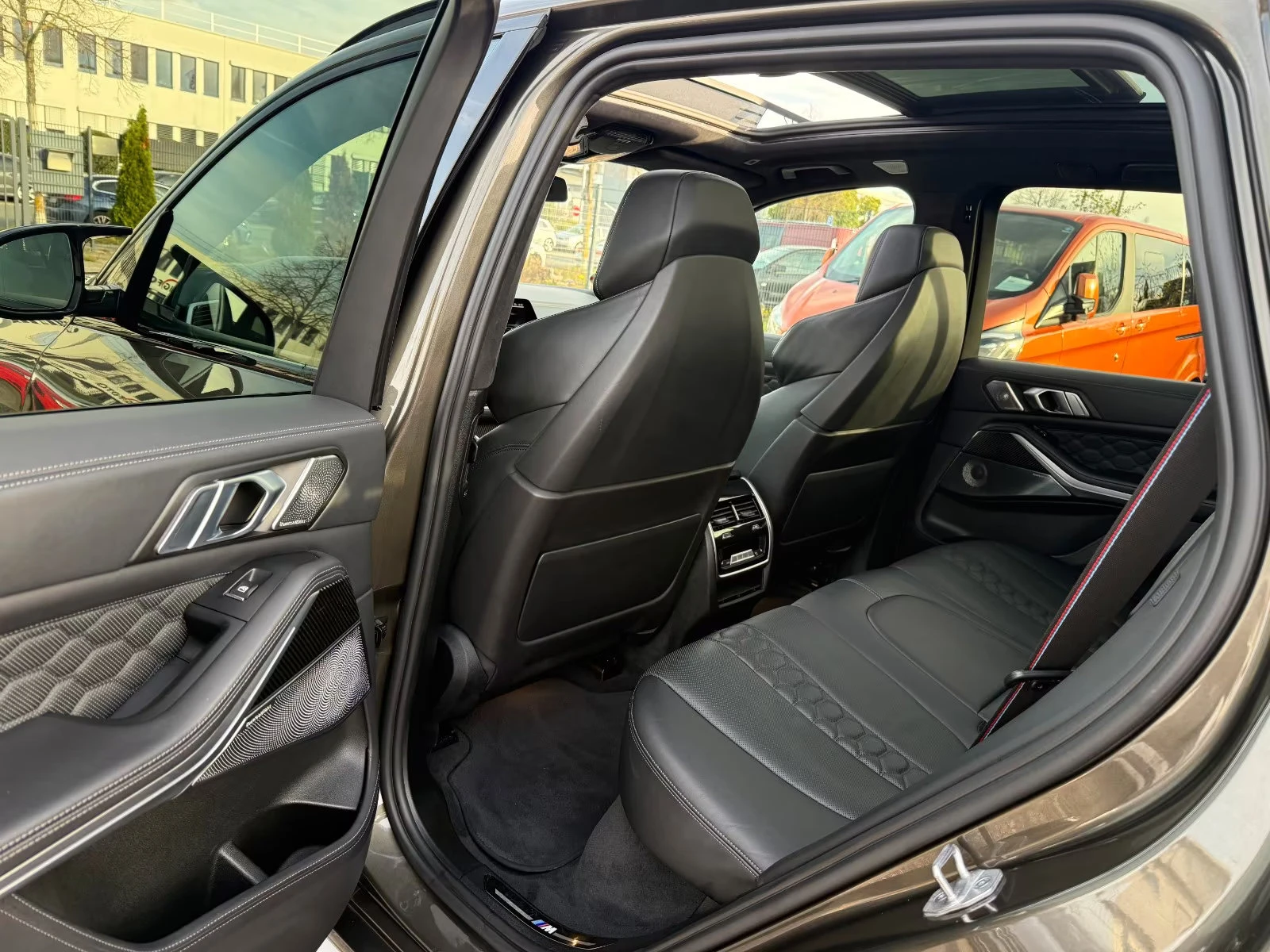 BMW X5M COMPETITION/AKRAPOVIC/CARB/B&W/LASER/PANO/360/960v | Mobile.bg � ����������� 16