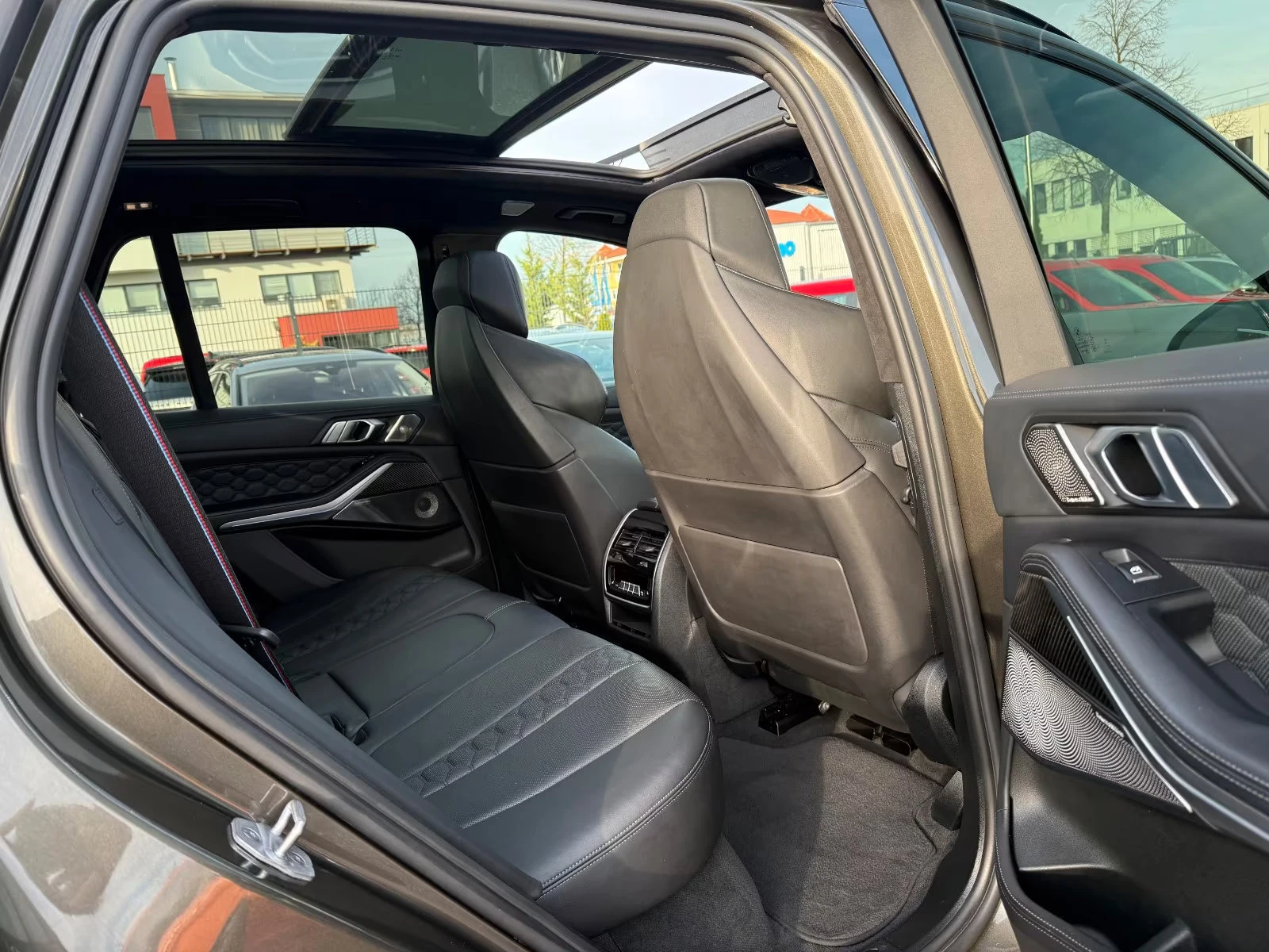 BMW X5M COMPETITION/AKRAPOVIC/CARB/B&W/LASER/PANO/360/960v | Mobile.bg � ����������� 15