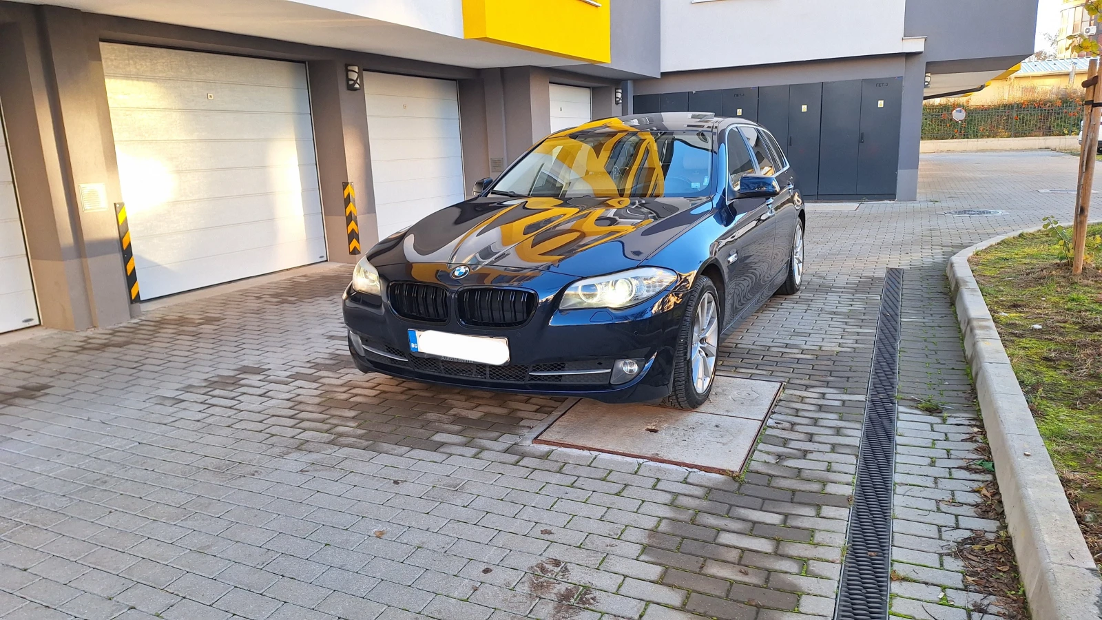 BMW 525 D Xdrive ПАНОРАМА, снимка 12 - Автомобили и джипове - 54064655