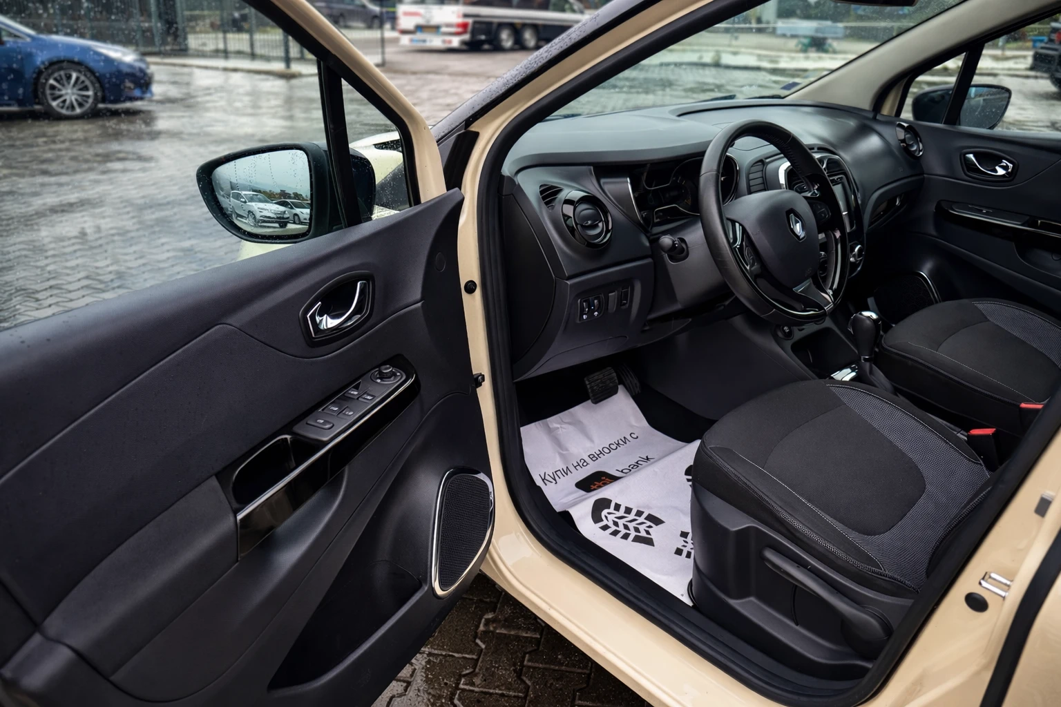 Renault Captur 1.5dci АВТОМАТ !!Собствен лизинг !!!, снимка 10 - Автомобили и джипове - 54222146