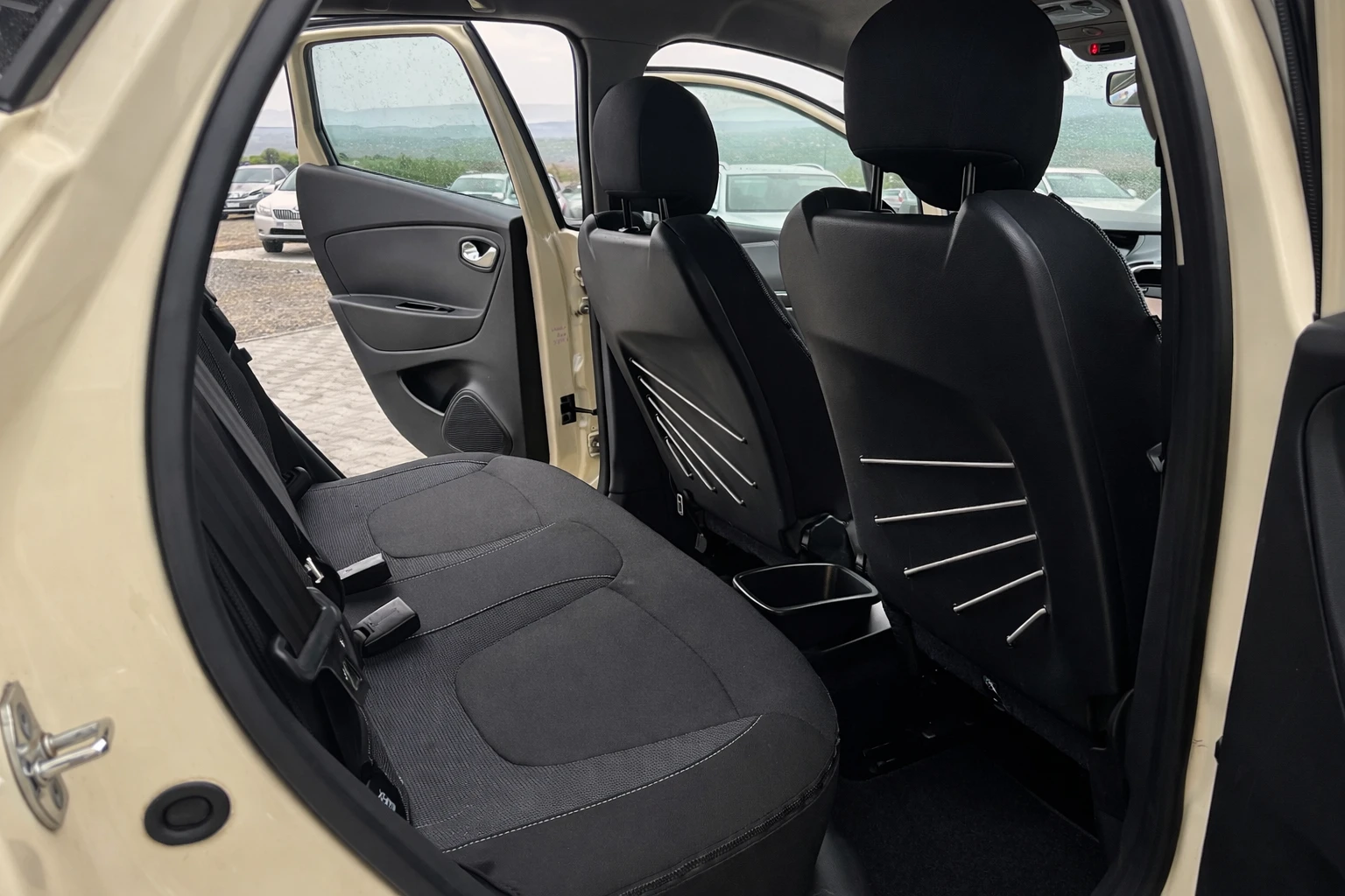 Renault Captur 1.5dci АВТОМАТ !!Собствен лизинг !!!, снимка 13 - Автомобили и джипове - 54222146