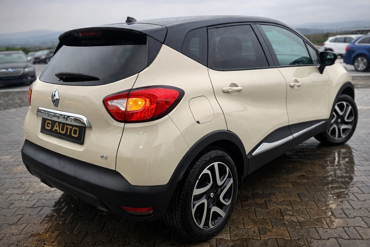 Renault Captur 1.5dci АВТОМАТ !!Собствен лизинг !!!, снимка 5 - Автомобили и джипове - 54222146