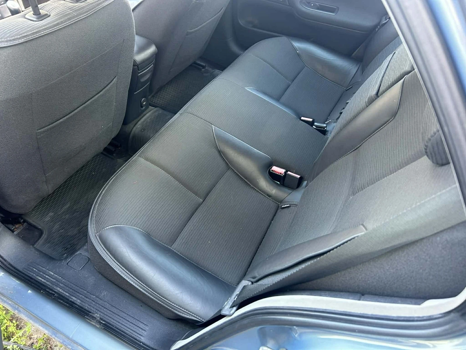 Renault Laguna, снимка 4 - Автомобили и джипове - 54284581