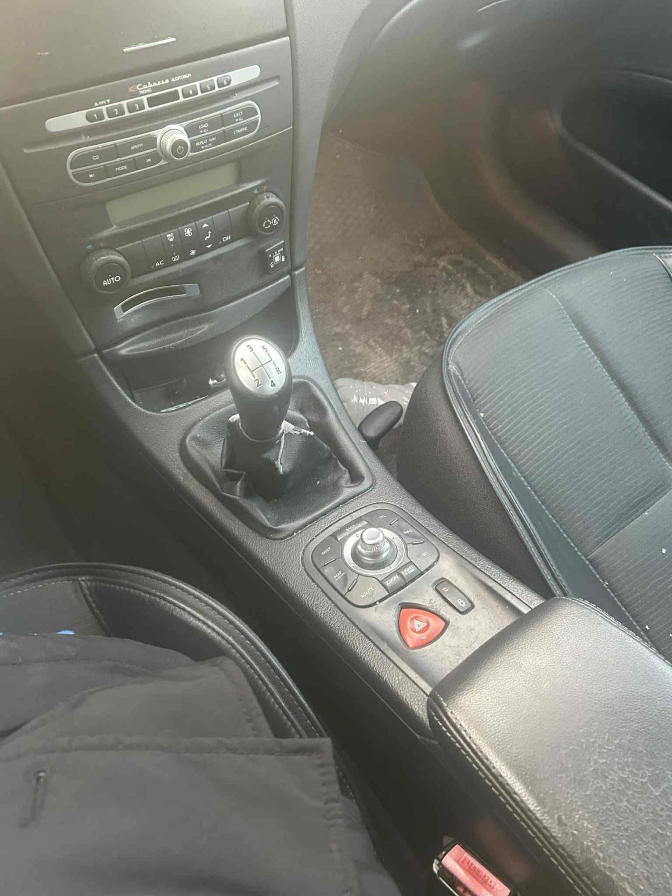 Renault Laguna, снимка 5 - Автомобили и джипове - 54284581