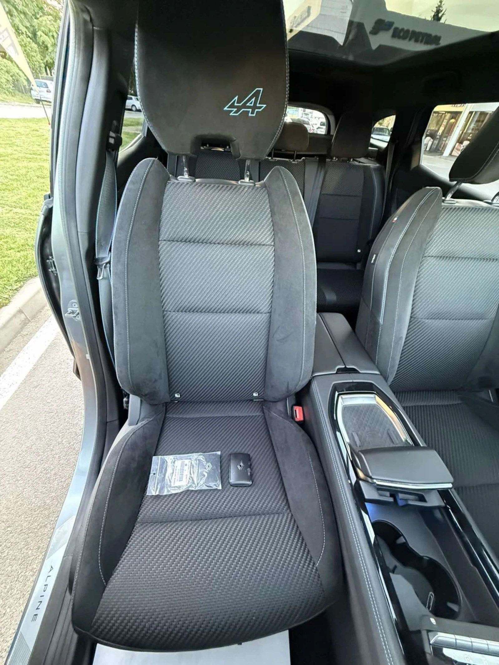 Renault Austral  FULL HYBRID 39000КМ, FULL ЕКСРИ, снимка 12 - Автомобили и джипове - 54715738