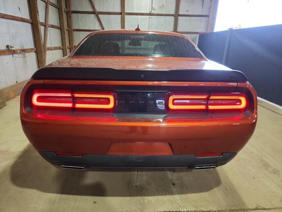 Dodge Challenger, снимка 6 - Автомобили и джипове - 54792664