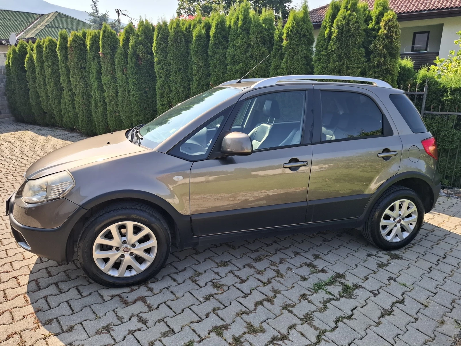 Fiat Sedici 1.6i FACE КОЖА 4x4 120hp, снимка 14 - Автомобили и джипове - 55385529