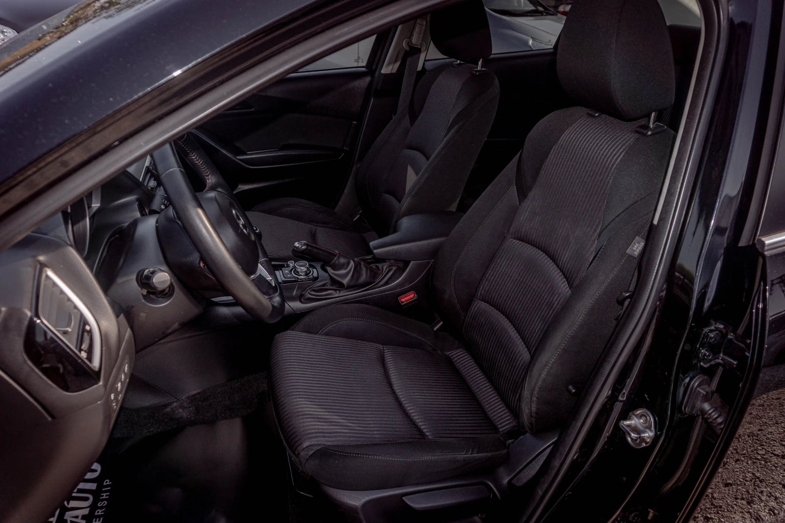 Mazda 3 2.0 бензин! ТОП!!! С ГАРАНЦИЯ, снимка 11 - Автомобили и джипове - 55699108