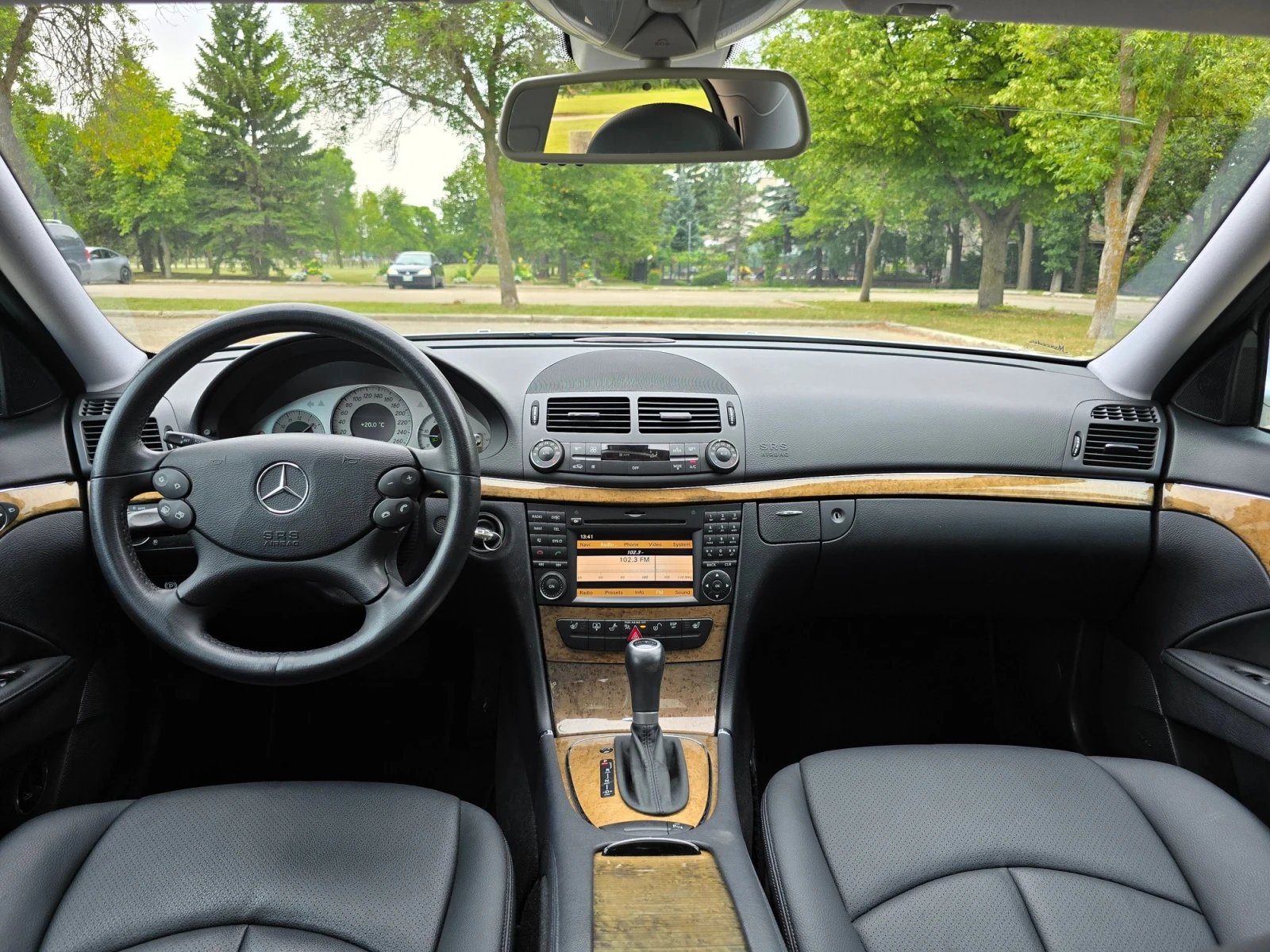 Mercedes-Benz E 320 * ПОДГРЕВ* MEMORY PACKAGE* ПОДГРЕВ НА ВОЛАН, снимка 6 - Автомобили и джипове - 55988854