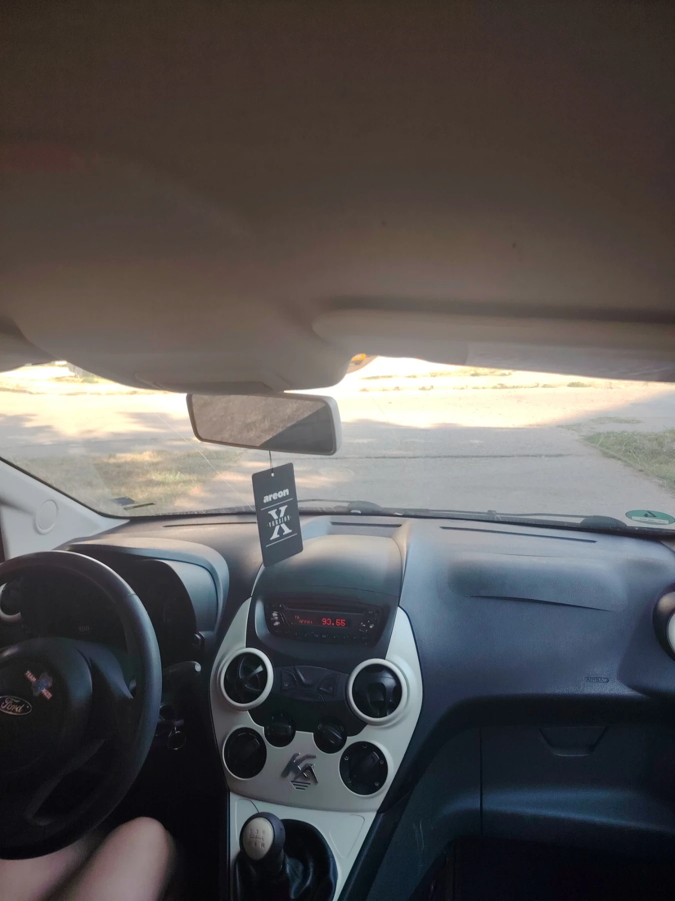 Ford Ka, снимка 6 - Автомобили и джипове - 56261832