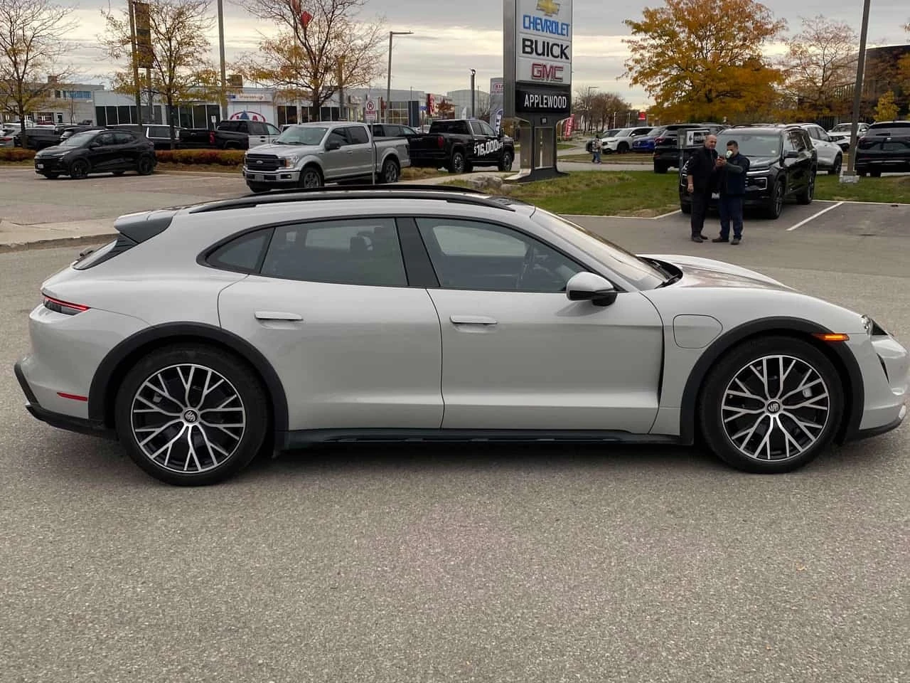 Porsche Taycan 4S | CARFAX | БЕЗ ИНЦИДЕНТИ, снимка 4 - Автомобили и джипове - 56675550