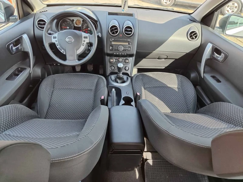 Nissan Qashqai 2.0i 16v, снимка 11 - Автомобили и джипове - 48145768