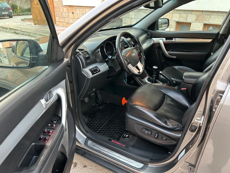 Kia Sorento 2.2CRDi 197k.c. 4WD FULL, снимка 8 - Автомобили и джипове - 52504868