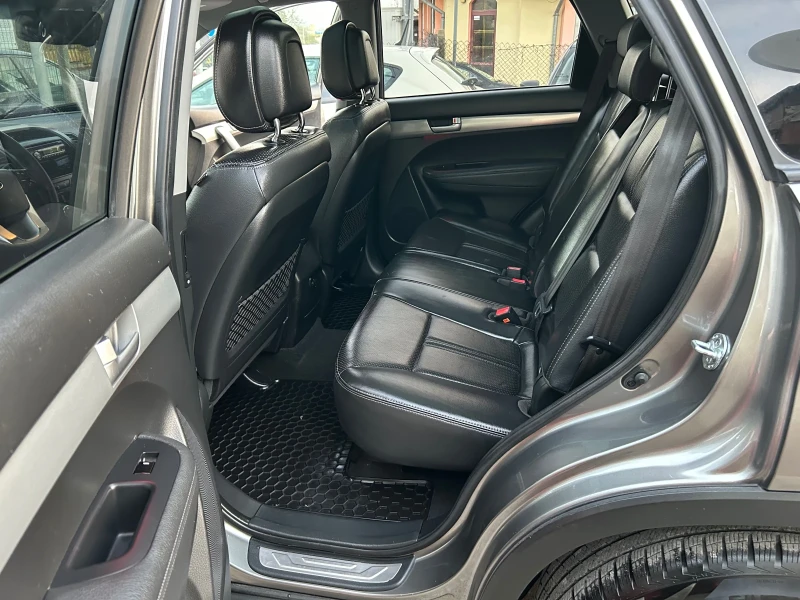 Kia Sorento 2.2CRDi 197k.c. 4WD FULL, снимка 11 - Автомобили и джипове - 52504868