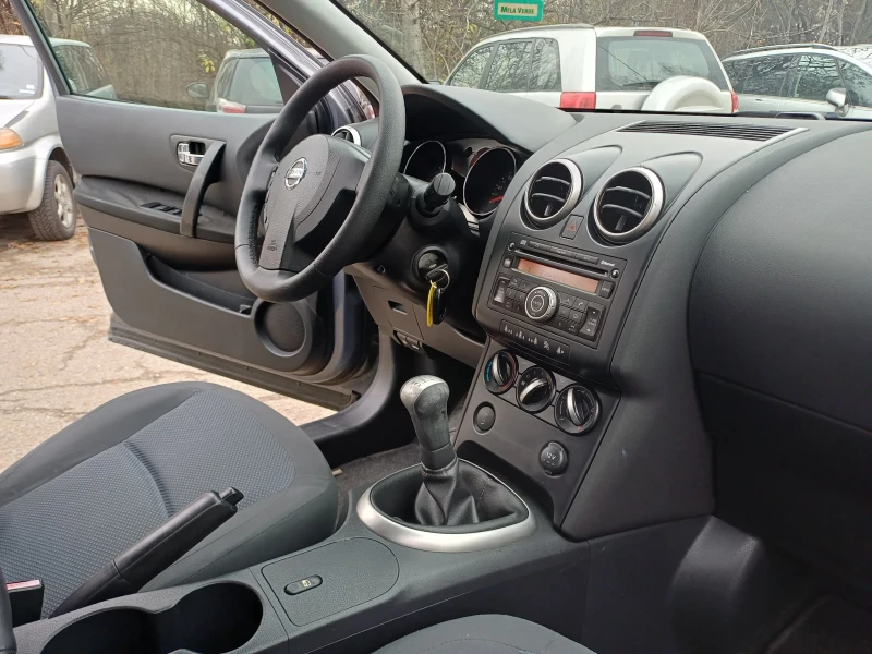 Nissan Qashqai 1.6 i 16v, снимка 15 - Автомобили и джипове - 52654320