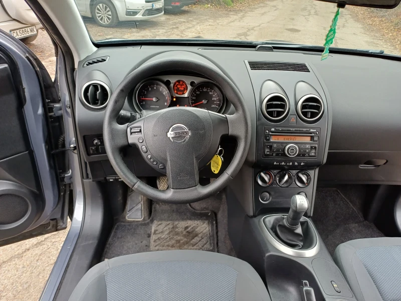Nissan Qashqai 1.6 i 16v, снимка 12 - Автомобили и джипове - 52654320